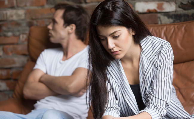 5 Ciri Pasangan Clingy, Salah Satunya Selalu Curiga, Begini Cara Mengatasinya